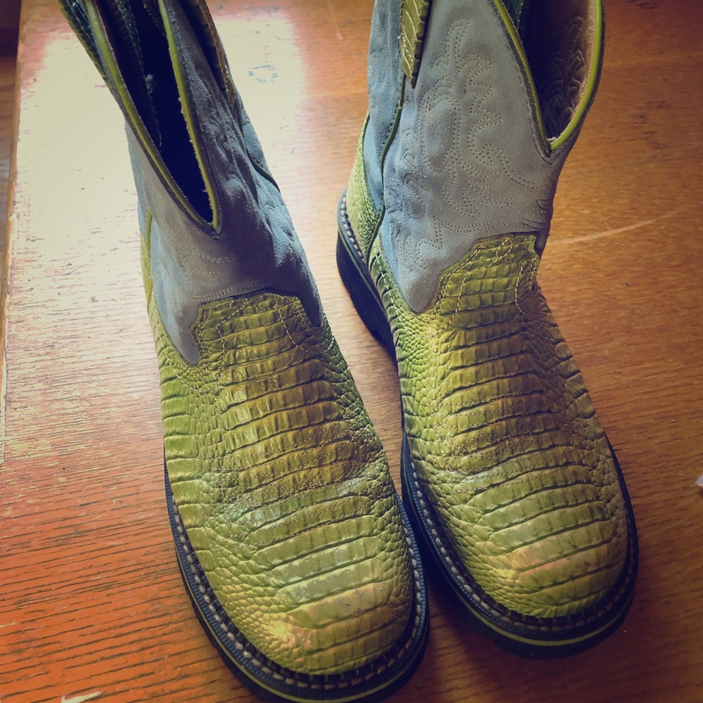 Vintage Ariat Fat Babies